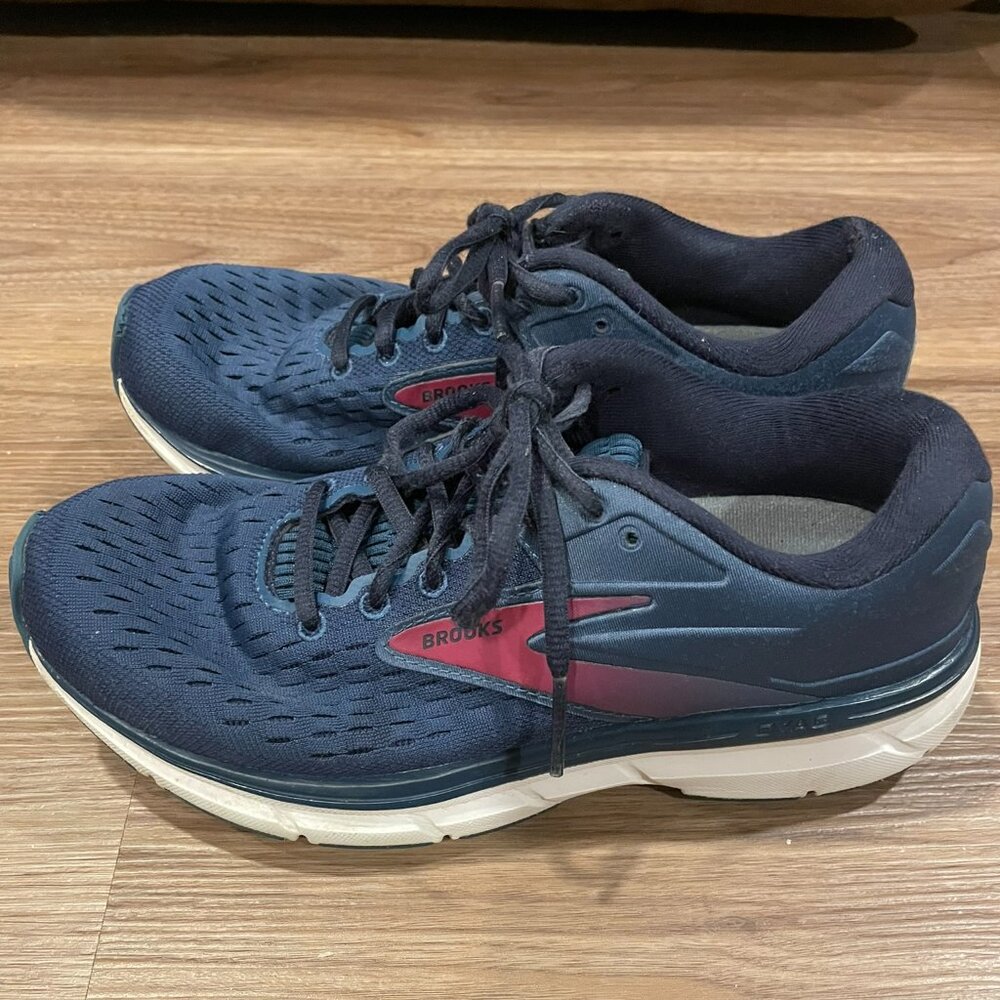 Brooks Dyad 11 Women's Size 7.5 Running Shoes